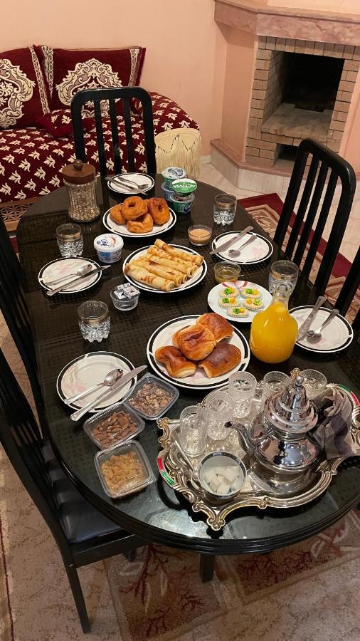 Maison De Ville Agreable Avec Un Patio Marocain Varzazat Dış mekan fotoğraf
